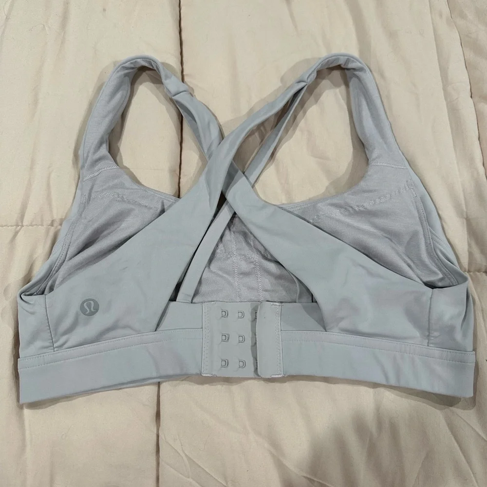Lululemon Stash it All Bra in Grey 8 C/D - Picture 7 of 9